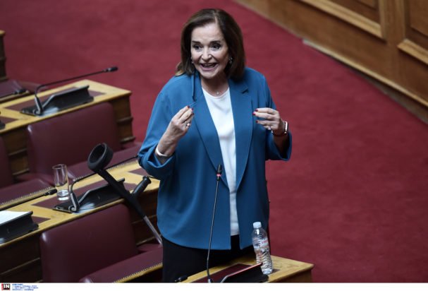 Ντόρα Μπακογιάννη: «Αν δεν μπορούμε να σταματήσουμε τον πόλεμο, μπορούμε τουλάχιστον να σώσουμε ζωές»