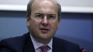 Τι σημαίνει για την Ελλάδα η προσφορά που κατέθεσαν Chevron και HELLENiQ Energy, σύμφωνα με τον Χατζηδάκη –