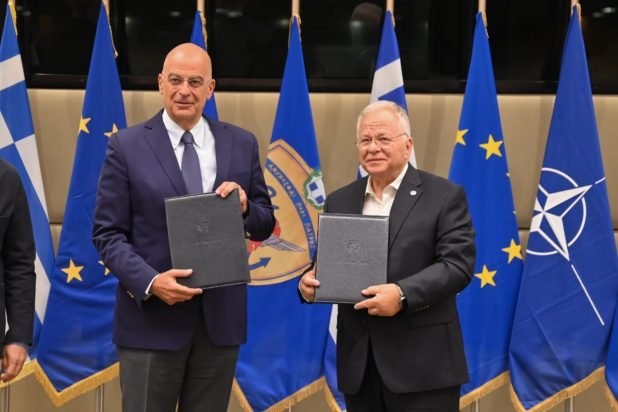 Δένδιας: Οι Ένοπλες Δυνάμεις διαχρονικά στέκονται στο πλευρό της κοινωνίας