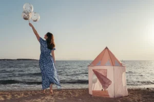 Η Ζωή Ξανθοπούλου σκηνοθετεί τον μονόλογο “Κοιμούνται τα ψάρια;”