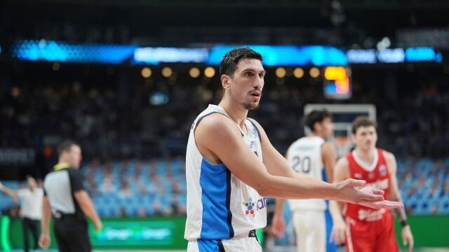 Eurobasket 2025, Λαρεντζάκης: “Πρέπει ν’ αφήσουμε πίσω τη στεναχώρια μας για το μικρό τελικό”!