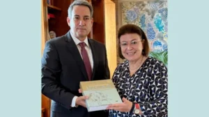 Συνάντηση εργασίας της Λ. Μενδώνη με τον πρέσβη του Περού στην Αθήνα