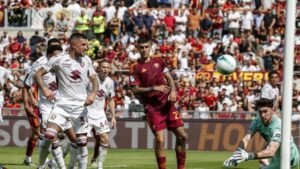 Έλληνες του εξωτερικού: Στον πάγκο ο Τσιμίκας στην ήττα – σοκ της Ρόμα από την Τορίνο