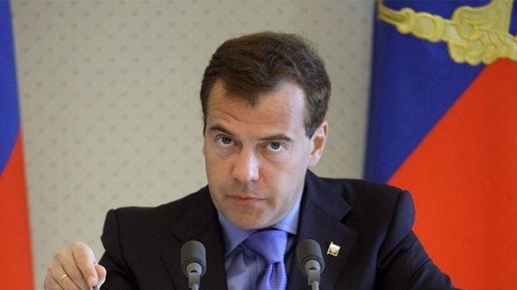 Μεντβέντεφ: Θα κινηθούμε κατά όποιου κράτους προσπαθήσει να κατασχέσει τα περιουσιακά μας στοιχεία
