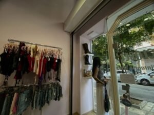 Θεσσαλονίκη: Η Γενιά Z δίνει πνοή στα vintage και second hand καταστήματα