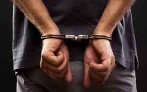 Συνελήφθη 32χρονος για σεξουαλική παρενόχληση τριών γυναικών στο Αιγάλεω καθώς και για εμπρησμό στον Υμηττό