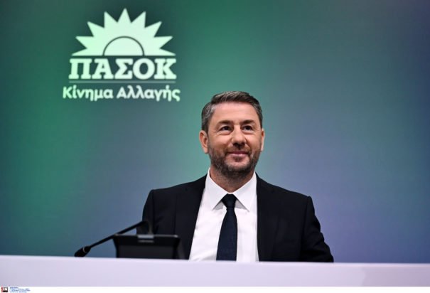 Ο Νίκος Ανδρουλάκης στο στούντιο του Realfm 97,8 σε μια εφ’ όλης της ύλης συνέντευξη στον Νίκο Χατζηνικολάου