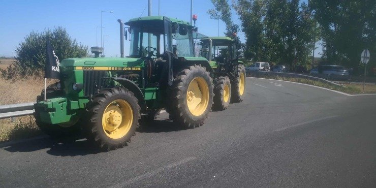 Καρδίτσα: Πανθεσσαλικό μπλόκο αγροτών στον κόμβο Ε65 της Καρδίτσας