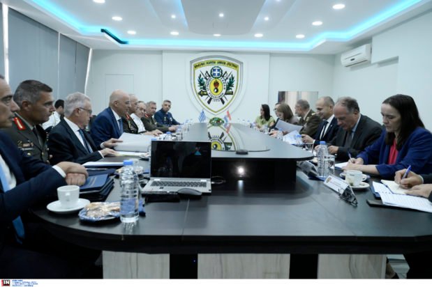 Δένδιας: Συνάντηση με τον Κροάτη υπουργό Άμυνας – Στο επίκεντρο η ενίσχυση της αμυντικής συνεργασίας των δύο