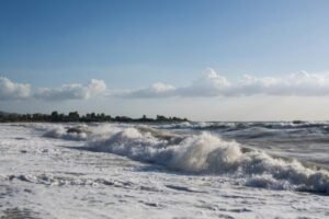 Καιρός: Δροσιά και θυελλώδεις βοριάδες έως 8 μποφόρ