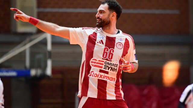 Ολυμπιακός – ΠΑΟΚ 37-25: Έβαψε “ερυθρόλευκο” το ντέρμπι στην πρεμιέρα του πρωταθλήματος χάντμπολ