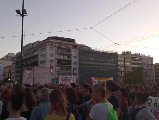 Σύνταγμα: Μαζική συγκέντρωση σε ένδειξη στήριξης στον απεργό πείνας Πάνο Ρούτσι