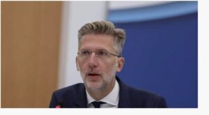 Άκης Σκέρτσος: 83 φοροελαφρύνσεις από το 2019 – Δεν σταματάμε τη μάχη κατά της ακρίβειας – enikonomia.gr