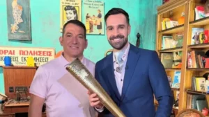 Ο Πύρρος Δήμας έβγάλε σε δημοπρασία την Ολυμπιακή δάδα στο Cash or Trash: Το ποσό που “έπιασε” και η αντίδραση της ΕΟΕ (Βίντεο)