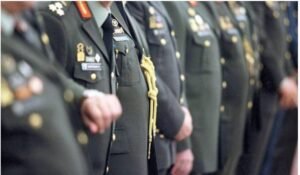 Ένστολοι: Πώς θα γίνουν οι αυξήσεις μισθών που εξαγγέλθηκαν – Παραδείγματα – enikonomia.gr