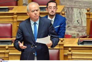 Βουλή – Λαμπρόπουλος: Αποκλειστικά θέμα της Δικαιοσύνης και όχι της κυβέρνησης, η εκταφή θυμάτων της