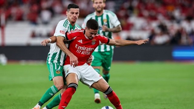 Ευρωπαϊκά πρωταθλήματα: Ο Συλαϊδόπουλος μπλόκαρε την Μπενφίκα του Μουρίνιο – Τετράστερη η Ρεάλ, βαθμό με Ουναΐ πήρε η Χιρόνα