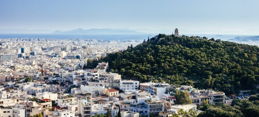 Πολυκατοικίες: Τι αλλάζει μετά την απόφαση του ΣτΕ για την τακτοποίηση αυθαιρέτων σε κοινόχρηστους χώρους –