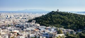 Πολυκατοικίες: Τι αλλάζει μετά την απόφαση του ΣτΕ για την τακτοποίηση αυθαιρέτων σε κοινόχρηστους χώρους –