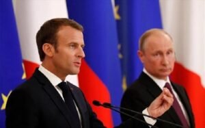 Μακρόν: “Δεν θα ανοίξουμε πυρ” απέναντι στις ρωσικές προκλήσεις