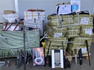 ΑΑΔΕ: Κατασχέθηκαν 17 κοντέινερ με λαθραία προϊόντα στην Ελευσίνα – Ζημία πάνω από 1,6 εκατ. ευρώ