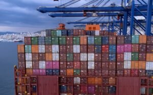 Κατρακυλούν τα ναύλα εμπορευματοκιβωτίων – Πόλεμος τιμών στον ορίζοντα – enikonomia.gr