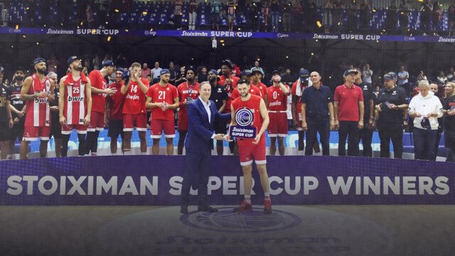 Super Cup: Ο Παναθηναϊκός AKTOR συνεχάρη τον Ολυμπιακό για την κατάκτηση του τίτλου