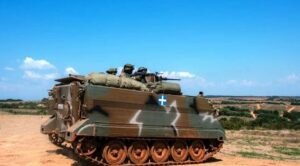 Η Ελλάδα εξοπλίζει τον Λίβανο με τεθωρακισμένα και ελικόπτερα