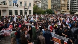 Σε απεργιακό κλοιό αύριο η χώρα