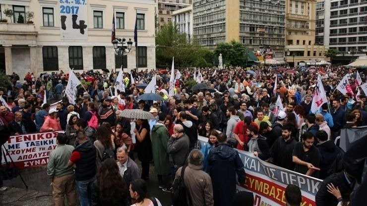 Σε απεργιακό κλοιό αύριο η χώρα