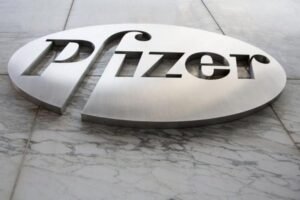 Συμφωνία του Λευκού Οίκου με την Pfizer για τη μείωση της τιμής των φαρμάκων που διατίθενται μέσω του Medicaid