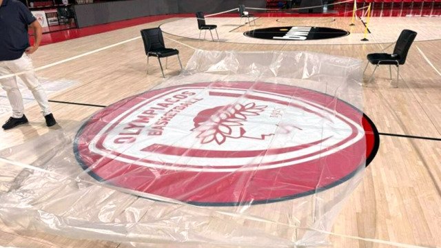 Πλημμύρισε ξανά το ΣΕΦ: Προσπαθούν να σώσουν το παρκέ οι άνθρωποι της ΚΑΕ Ολυμπιακός (Εικόνες)