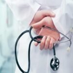 5.400 γιατροί έφυγαν από την Ελλάδα τα τελευταία πέντε χρόνια – Γιατί φεύγουν, πού πάνε