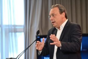 Φάμελλος στην Κεντρική Επιτροπή του ΣΥΡΙΖΑ: Κοινή δράση των προοδευτικών δυνάμεων για να φύγει η Δεξιά