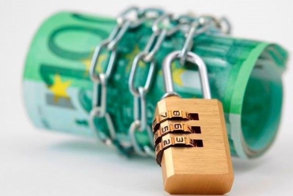 Πότε γίνεται δέσμευση λογαριασμού και τι πρέπει να κάνουμε για να τον αποδεσμεύσουμε – enikonomia.gr