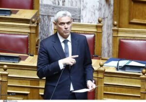 Nέο εργασιακό νομοσχέδιο: Τι διευκρινίζει ο Καραγκούνης για τη ρύθμιση της υπερωριακής απασχόλησης –