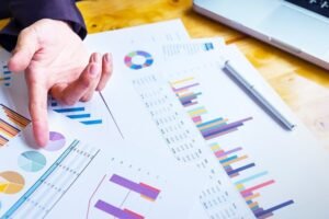 Υπό κατάργηση οι τριμηνιαίες εκθέσεις στη Wall Street: Κερδισμένοι και… χαμένοι