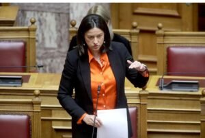 Βουλή – Κεραμέως: Θα υπερασπιστούμε το νομοσχέδιο μέχρι κεραίας γιατί στηρίζει τους εργαζόμενους – Την