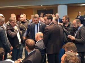 Κώστας Τσιάρας: Περικυκλώθηκε απο εξαγριωμένους αγρότες στη Λιβαδειά