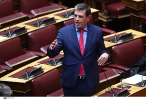 Βουλή-Καιρίδης προς Ανδρουλάκη: Ο λαός θέλει να αφήσουμε την Εξεταστική να λειτουργήσει