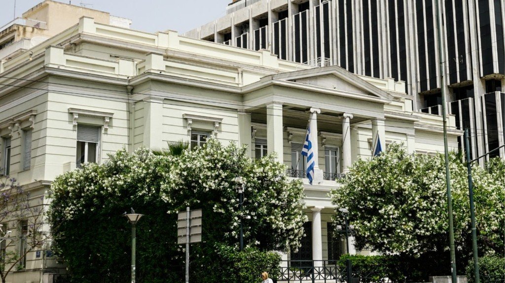 Διπλωματικές πηγές σε Ζαχάροβα: Η τουρκική εισβολή το 1974 αποτελεί κατάφωρη παραβίαση της κυριαρχίας και