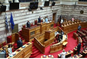 Μάχη για τον… χρόνο στη Βουλή – «Αν έχετε κάποιο παράπονο στον πρόεδρο»