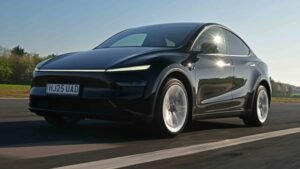 Υπό νέα έρευνα η Tesla μετά από ατυχήματα με το σύστημα FSD