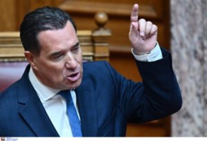 Γεωργιάδης σε Βελόπουλο: Τα Τέμπη ήταν ένα τραγικό δυστύχημα που δεν προσφέρεται για τυμβωρυχία και πολιτική