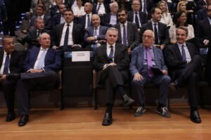 Η κενή καρέκλα του Αντώνη Σαμαρά και το νέο «γαλάζιο» event