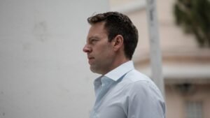 Κασσελάκης: Πολιτική επιλογή να πεινάνε οι συνταξιούχοι – Αν δεν μειωθεί ο ΦΠΑ στο 15%, δεν θα μπορέσει να