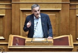 Τσακαλώτος: Η κυβέρνηση δεν μπορεί να πετύχει ούτε ποιοτική ούτε και ποσοτική ανάπτυξη