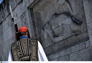 Στα ύψη η πολιτική αντιπαράθεση για το Mνημείο του Άγνωστου Στρατιώτη