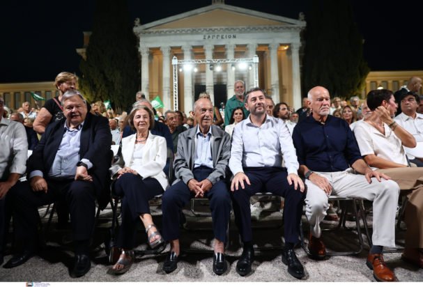 ΠΑΣΟΚ: Στήνει «γραμμές άμυνας» απέναντι στον Τσίπρα – Η προσπάθεια συσπείρωσης και οι συναντήσεις Ανδρουλάκη