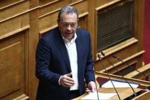 Φάμελλος: Η Ελλάδα του κυρίου Μητσοτάκη είναι μία χώρα εργαζόμενων φτωχών